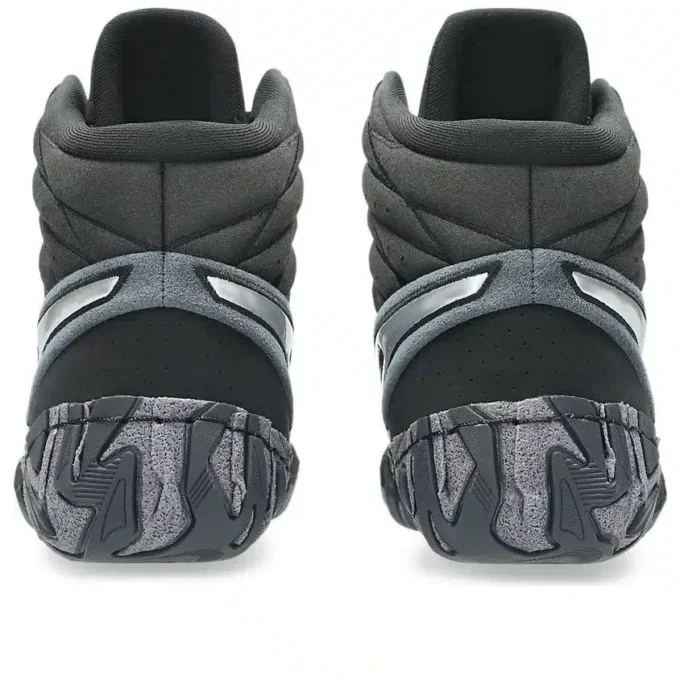 Aggressor 6 „Black Pure Silver“