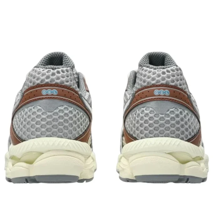 Asics x emmi Gel-Cumulus 16 „Beige Grey“