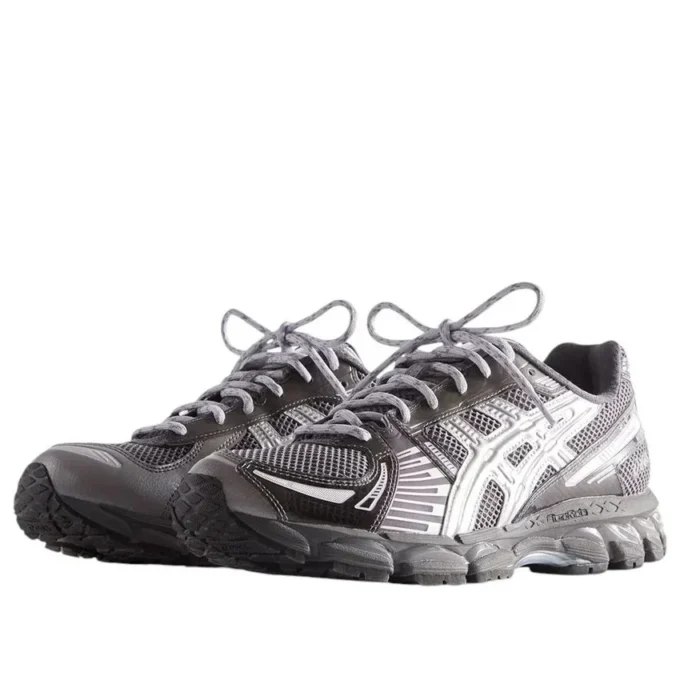 Asics x Kith Gel-Kayano 12.1 „Tornado Pure Silver“
