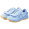 Asics x SHUSHU/TONG teasert Schuhe „Light Blue“ an