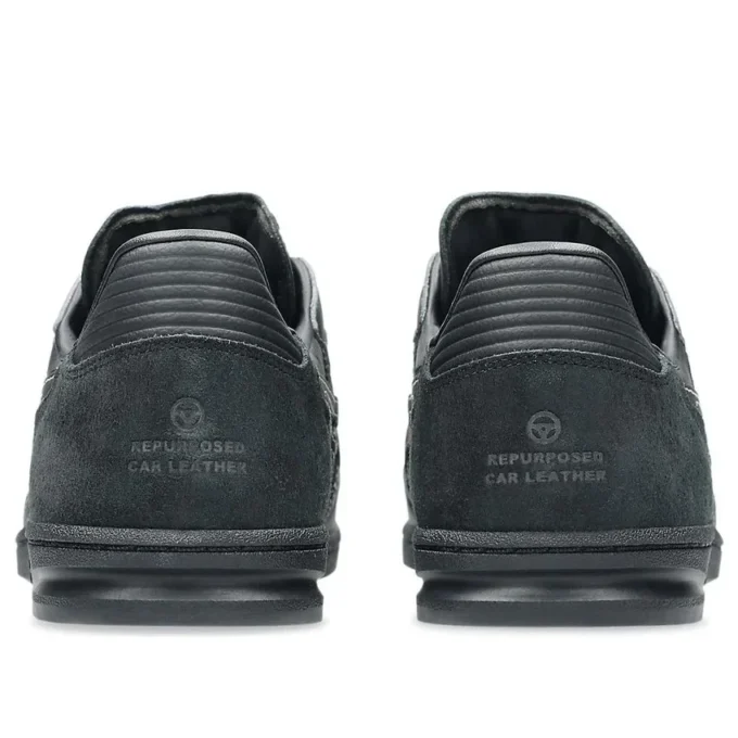 Asics x Toyoda Gosei Skyhand OG „Black“