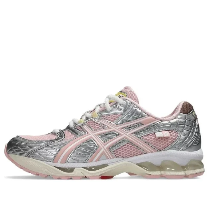 Asics x Vandy The Pink x atmos Gel-Nimbus 10.1 „Banana Split Strawberry“