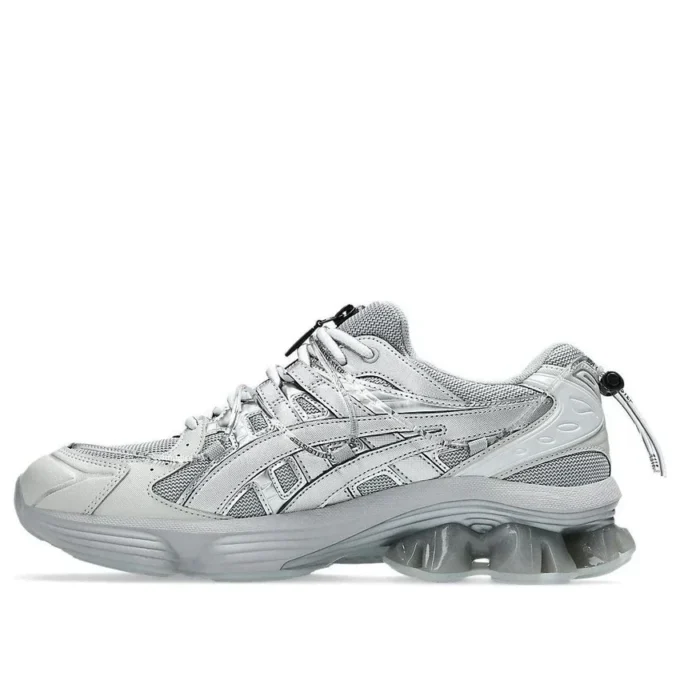 Asics x Yoasobi Gel-Kinetic Fluent „Silver“