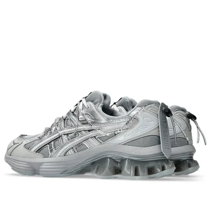 Asics x Yoasobi Gel-Kinetic Fluent „Silver“