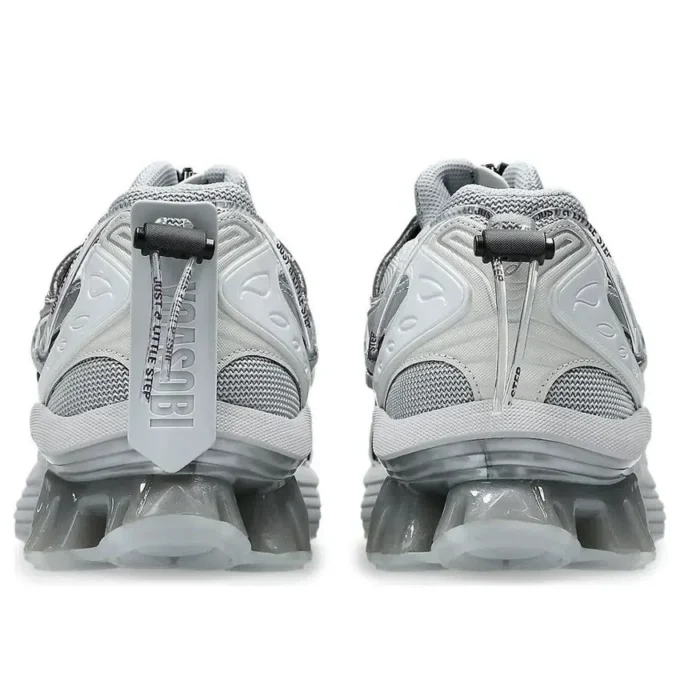 Asics x Yoasobi Gel-Kinetic Fluent „Silver“