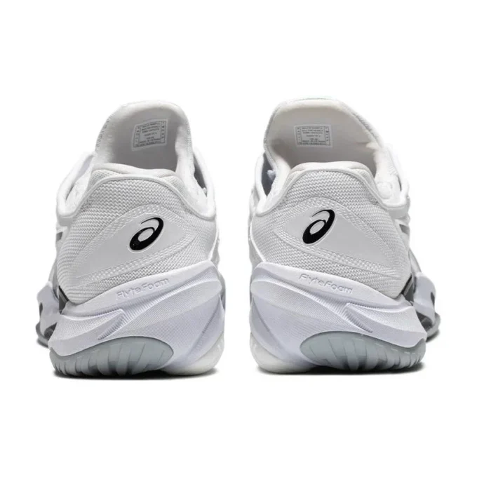 Court FF 3 „White Black“