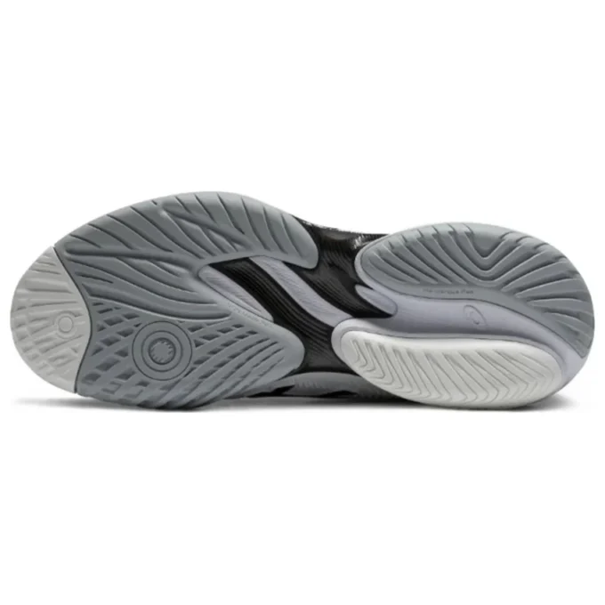 Court FF 3 „White Black“