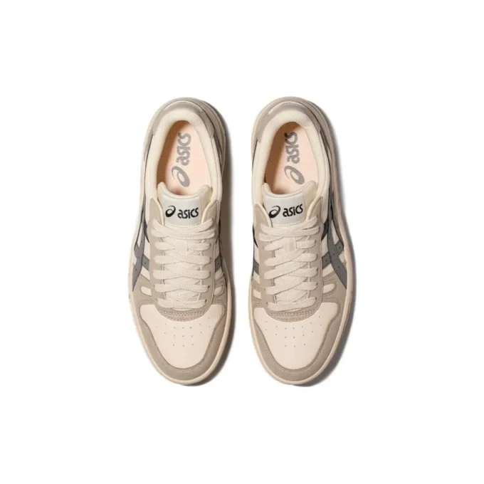Court MZ „Cream Black Gum“