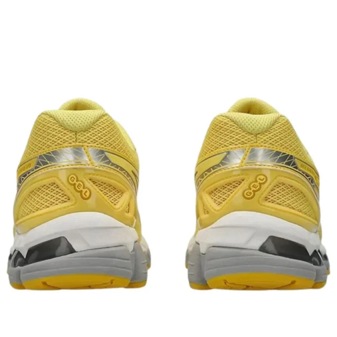 Gel-Kayano 20 „Banana Cream Chrome Yellow“