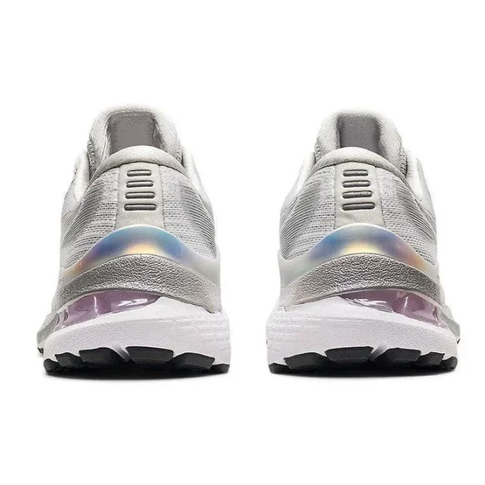 Gel-Kayano 28 „Platinum“