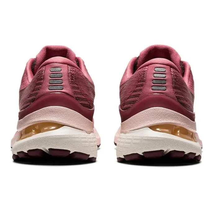 Gel-Kayano 28 „Smokey Rose“