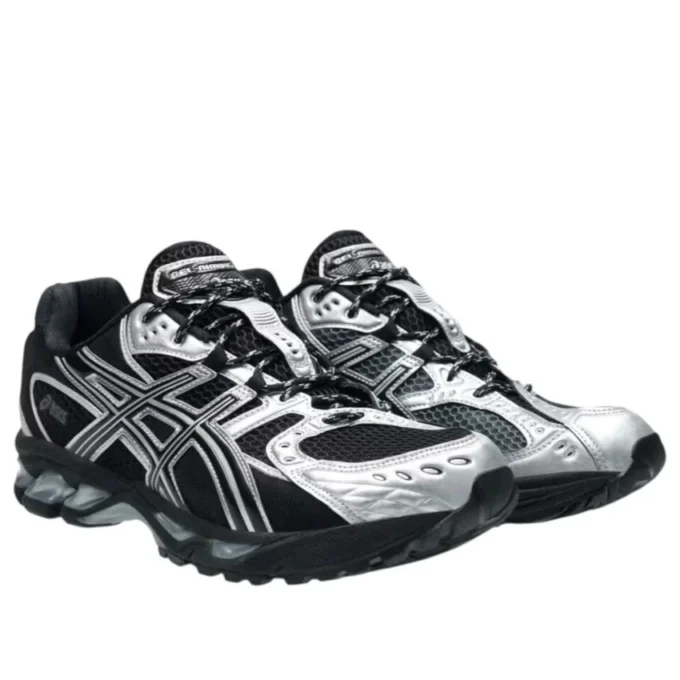 Gel-Nimbus 10.1 „Black Metallic“