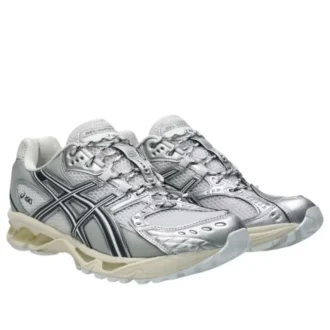 Gel-Nimbus 10.1 „Silber Metallic“