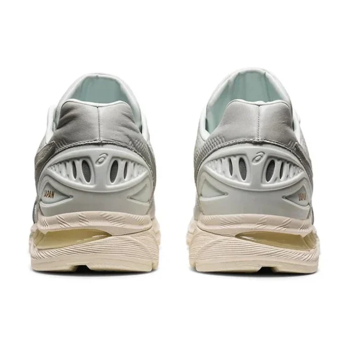 Gel-Nimbus 20 „Grey White“