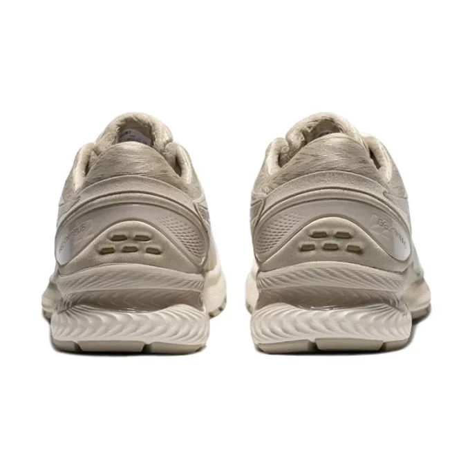 Gel-Nimbus 22 „Khaki“