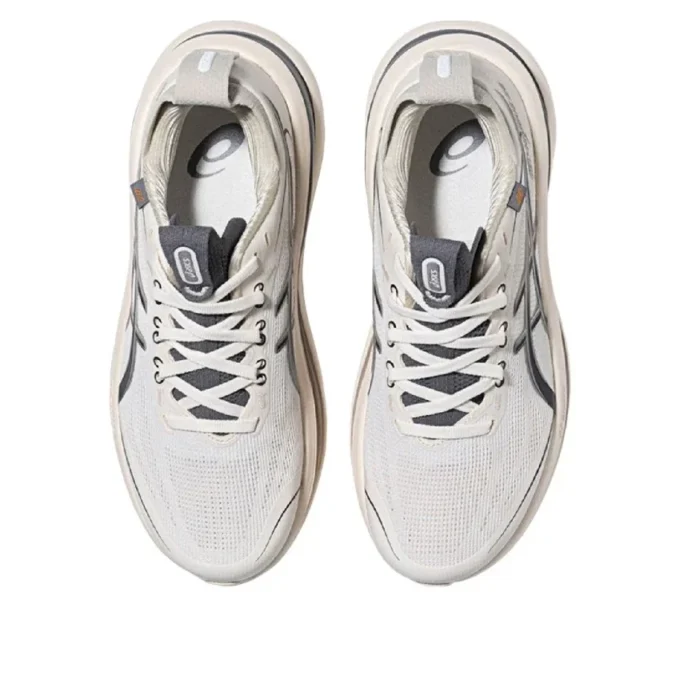 Gel-Nimbus 28 Go „Cream Cement Grey“