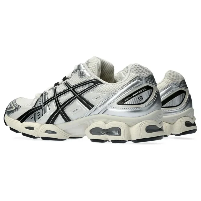 Gel-Nimbus 9 „Cream Black“