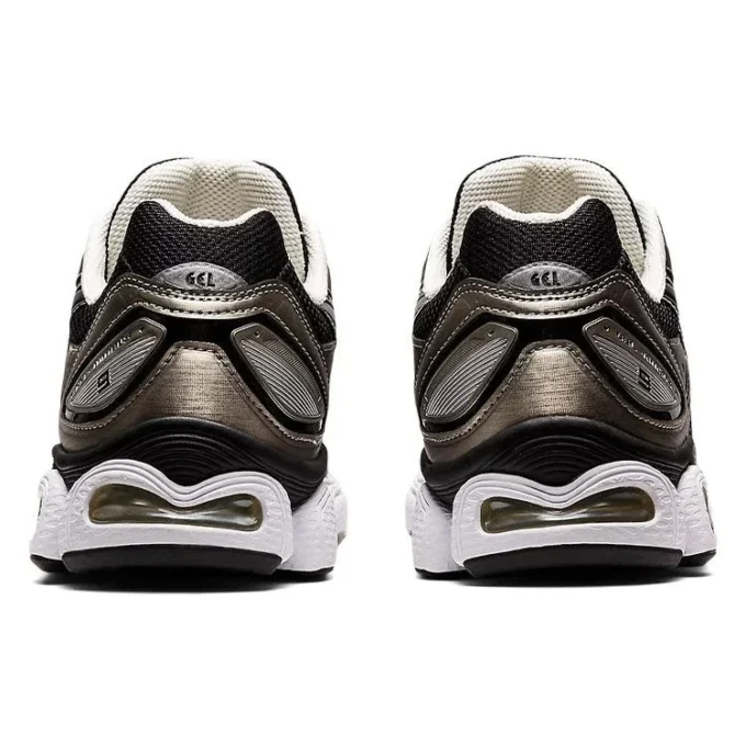 Gel-Nimbus 9 „Frosted Almond Black“