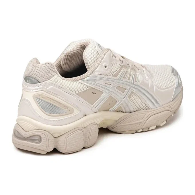 Gel-Nimbus 9 „Mineral Beige“