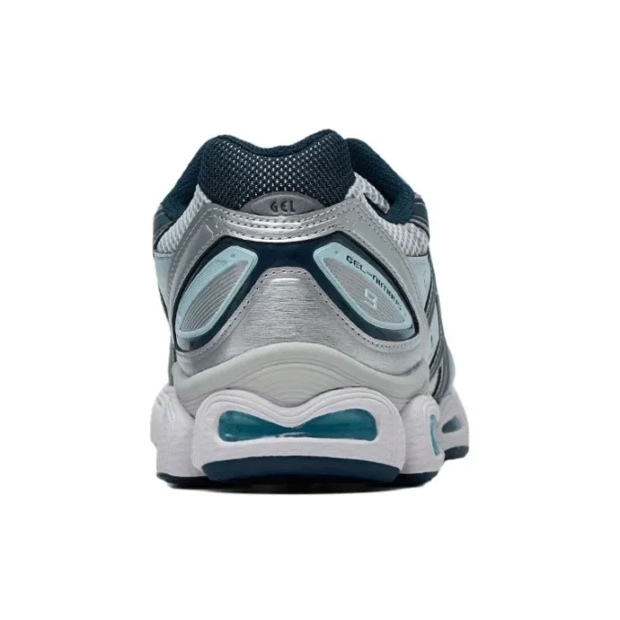 Gel-Nimbus 9 „Pure Silver French Blue“
