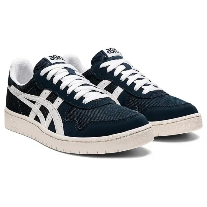 Japan S „French Blue White“