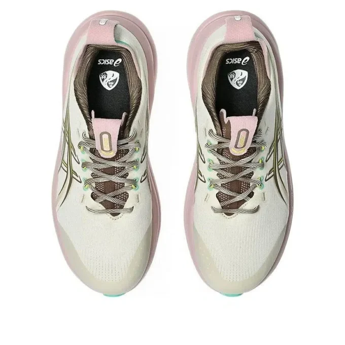 Nimbus 28 TR „Light Dust Clay Canyon“