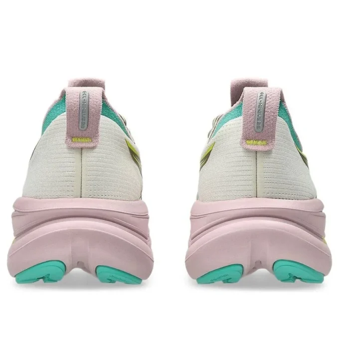 Nimbus 28 TR „Light Dust Clay Canyon“