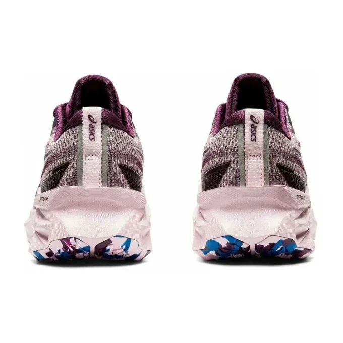 Novablast 2 LE „Deep Plum Barely Rose“