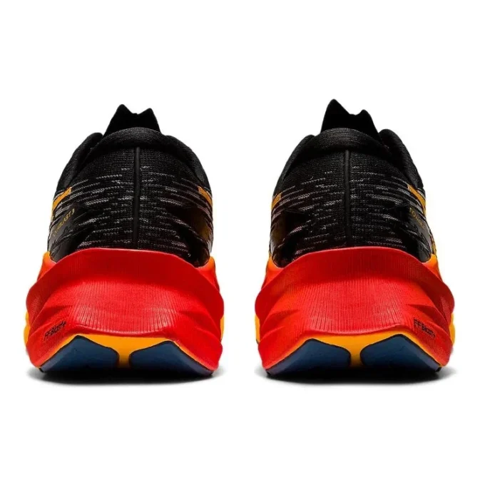 Novablast 3 „Black Orange“