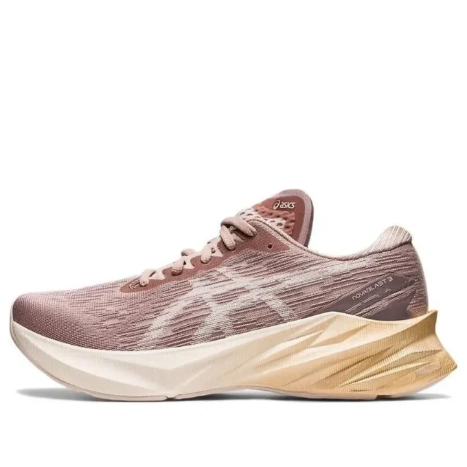 Novablast 3 „Fawn Mineral Beige“