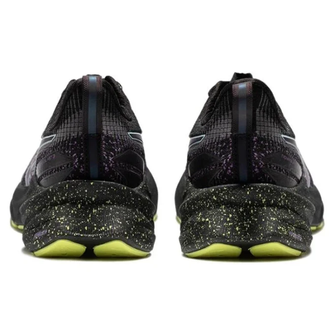 Novablast 3 LE „Black Cyber Grape“