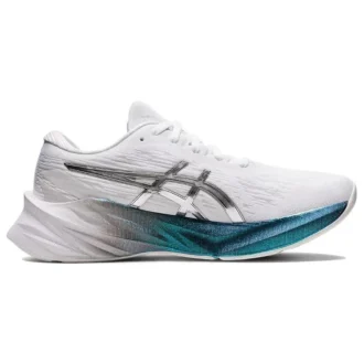 Novablast 3 Platinum „White Metallic Blue“
