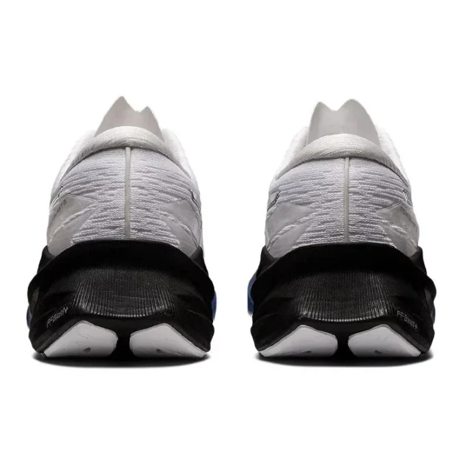 Novablast 3 Platinum „White Pure Silver“