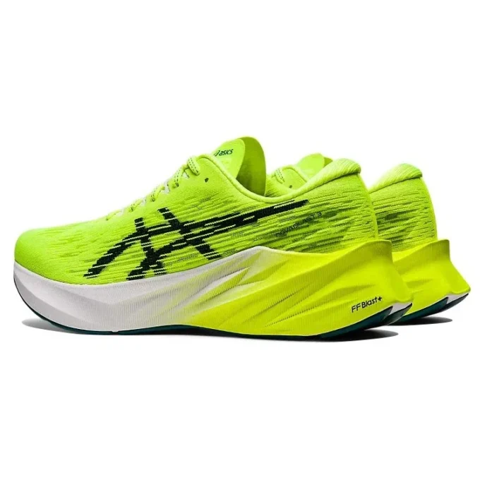 Novablast 3 „Safety Yellow Black“