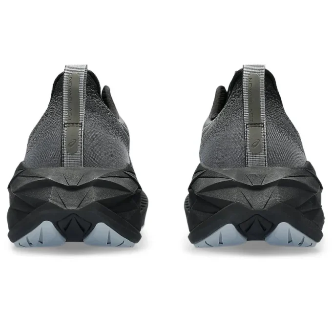 Novablast 4 „Black Graphite Grey“ Novablast 4 „Black Graphite Grey“