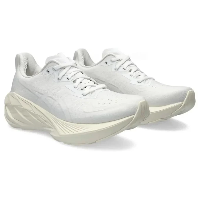 Novablast 4 „Cream White“