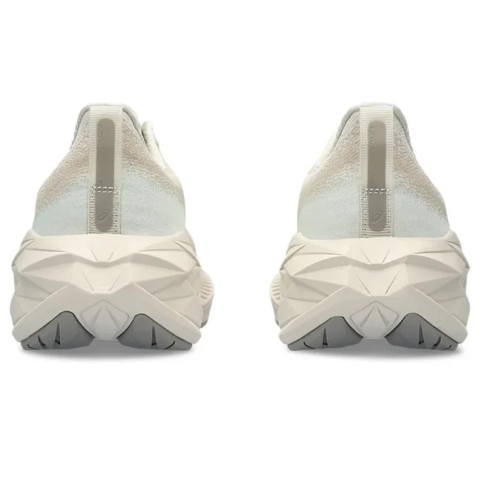 Novablast 4 D „Oatmeal Moonrock“