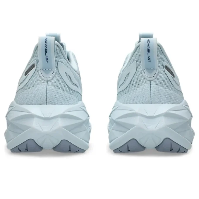 Novablast 4 LE „Cool Grey“