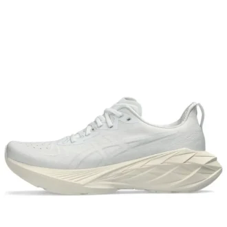 Novablast 4 „White Beige“
