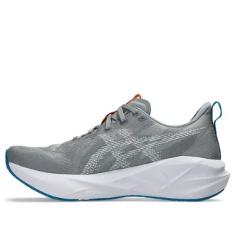 Novablast 5 2E Wide „Gravel White“