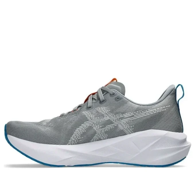 Novablast 5 2E Wide „Gravel White“