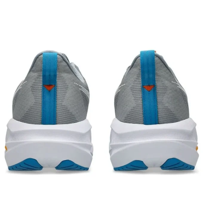 Novablast 5 2E Wide „Gravel White“