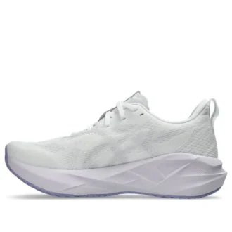 Novablast 5 D Wide „White Lilac Hint“