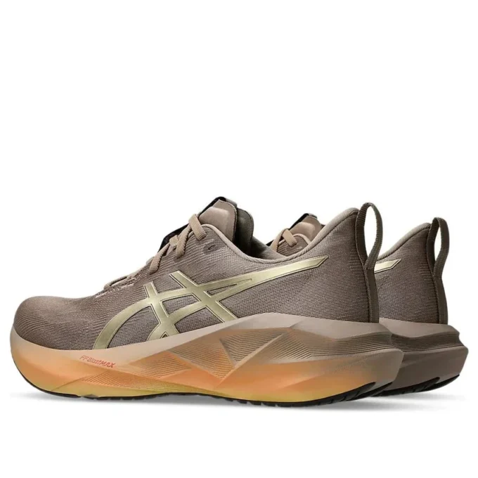 Novablast 5 „Luxe Taupe Grey“