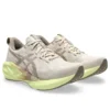 Novablast 5 „Mineral Beige Taupe Grey“