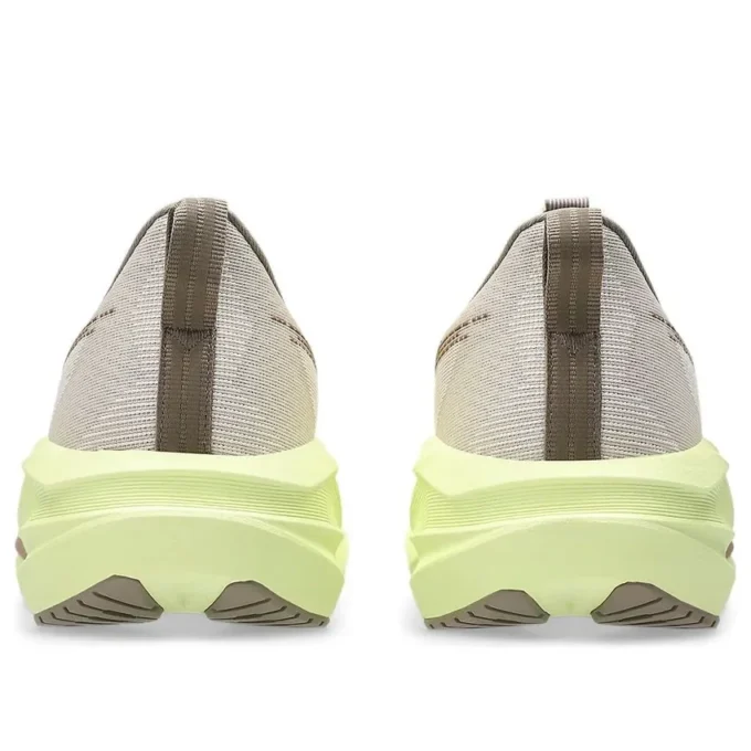 Novablast 5 „Mineral Beige Taupe Grey“