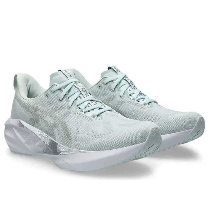 Novablast 5 „Pure Aqua Seal Grey“