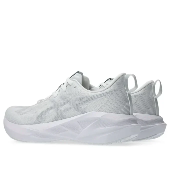 Novablast 5 „White Piedmont Grey“