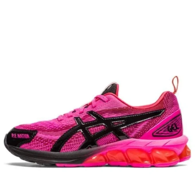 P.E Nation x Gel-Quantum 180 7 „Pink Glow Black“