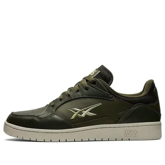 Skycourt „Winterized Olive Swamp Green“